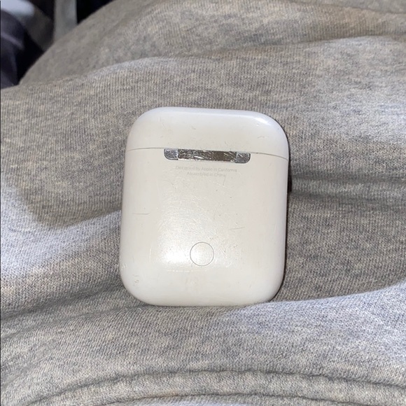 APPLE AIRPODS - Picture 3 of 3